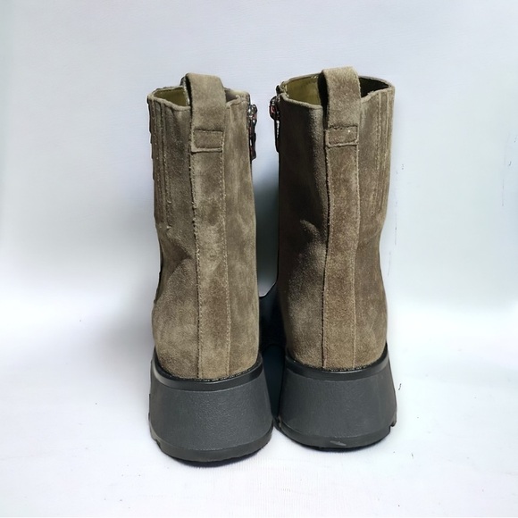 🌻NEW Vince Camuto Army Green Suede Chelsea Boot with Platform Sole Size 7.5 - Picture 3 of 12